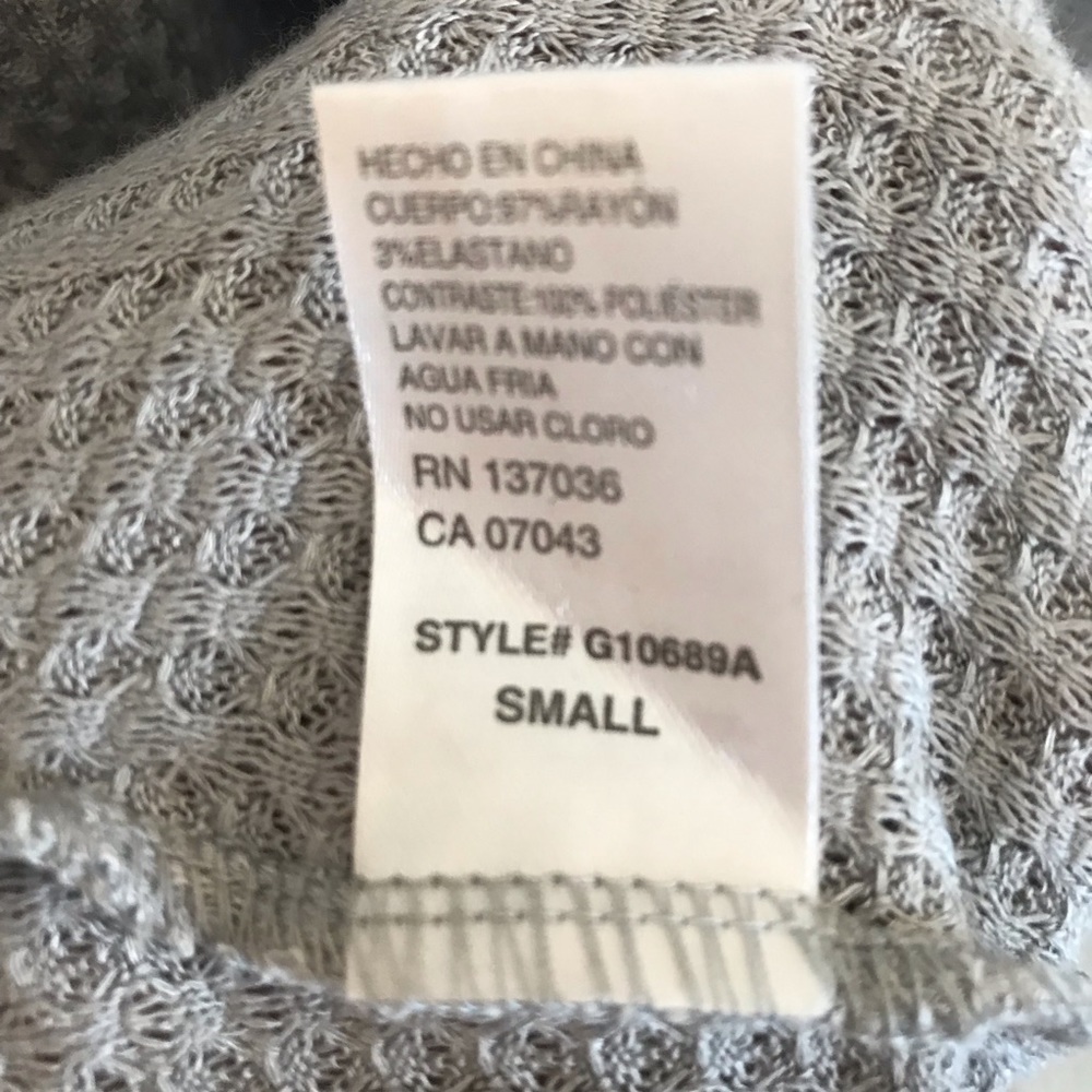 🛍3/$60 SALE! Gray Hooded Long Sleeve Thermal - Picture 3 of 4